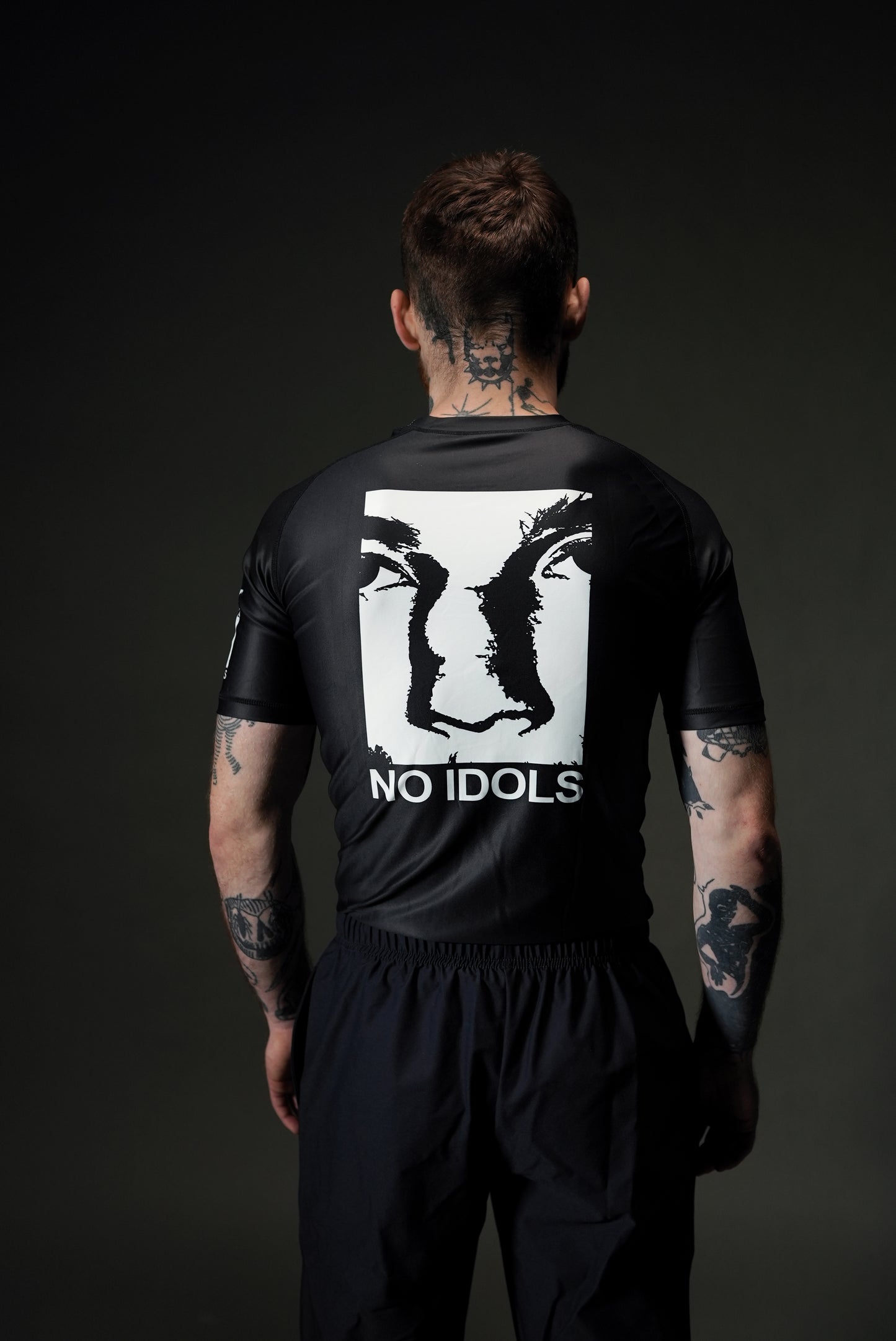 NO IDOLS  Rashguard