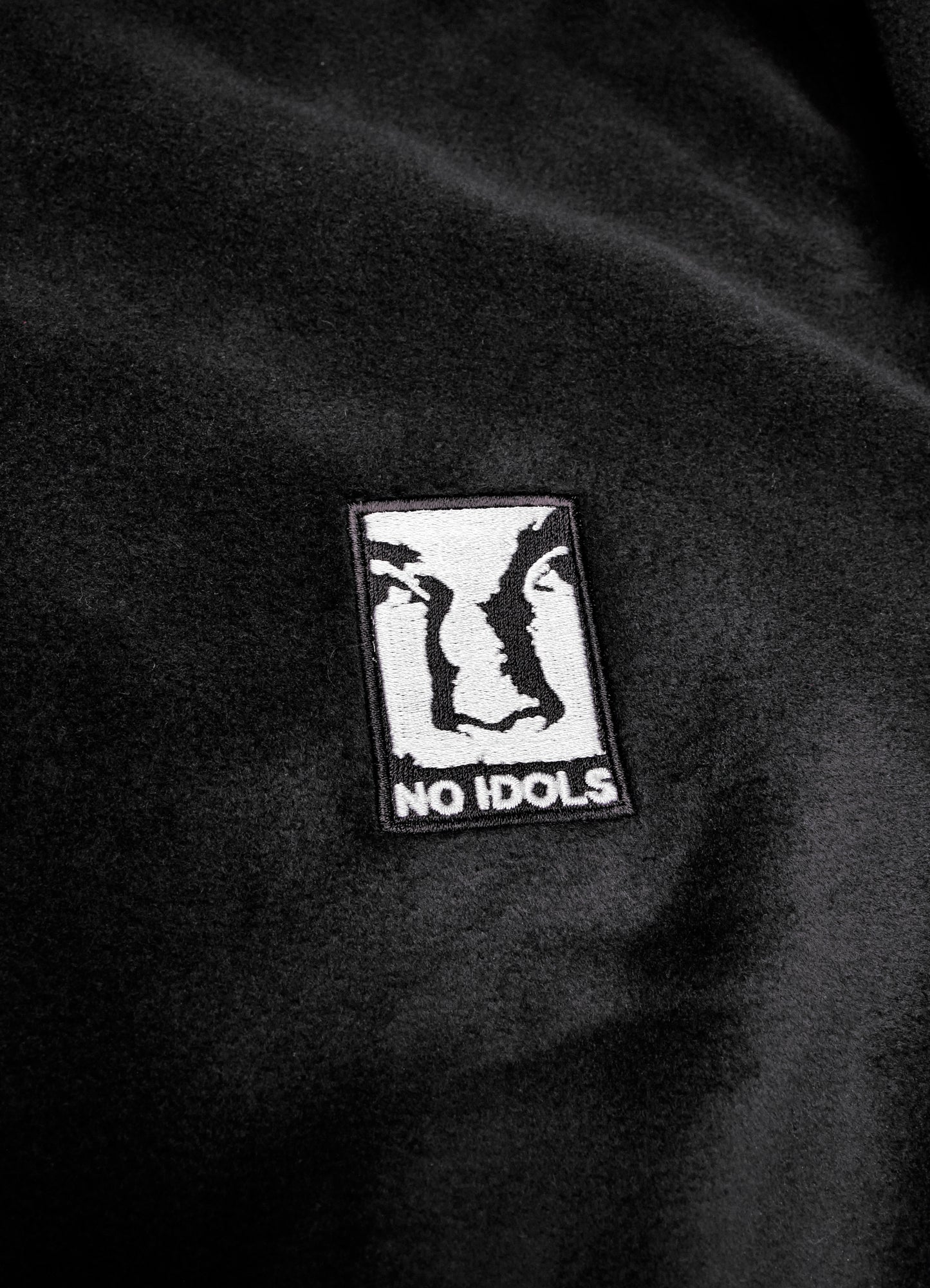 Fleece sweater NO IDOLS