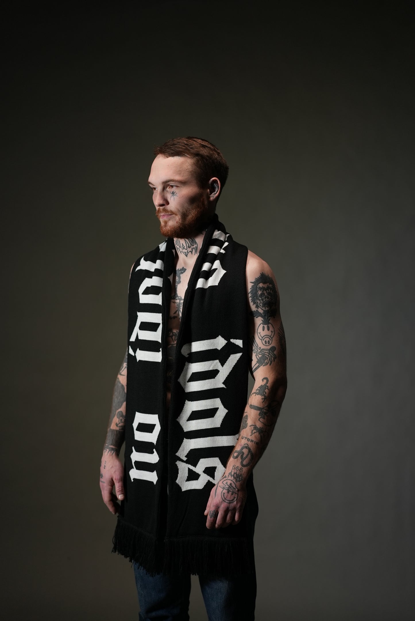 SCARF "NO IDOLS"